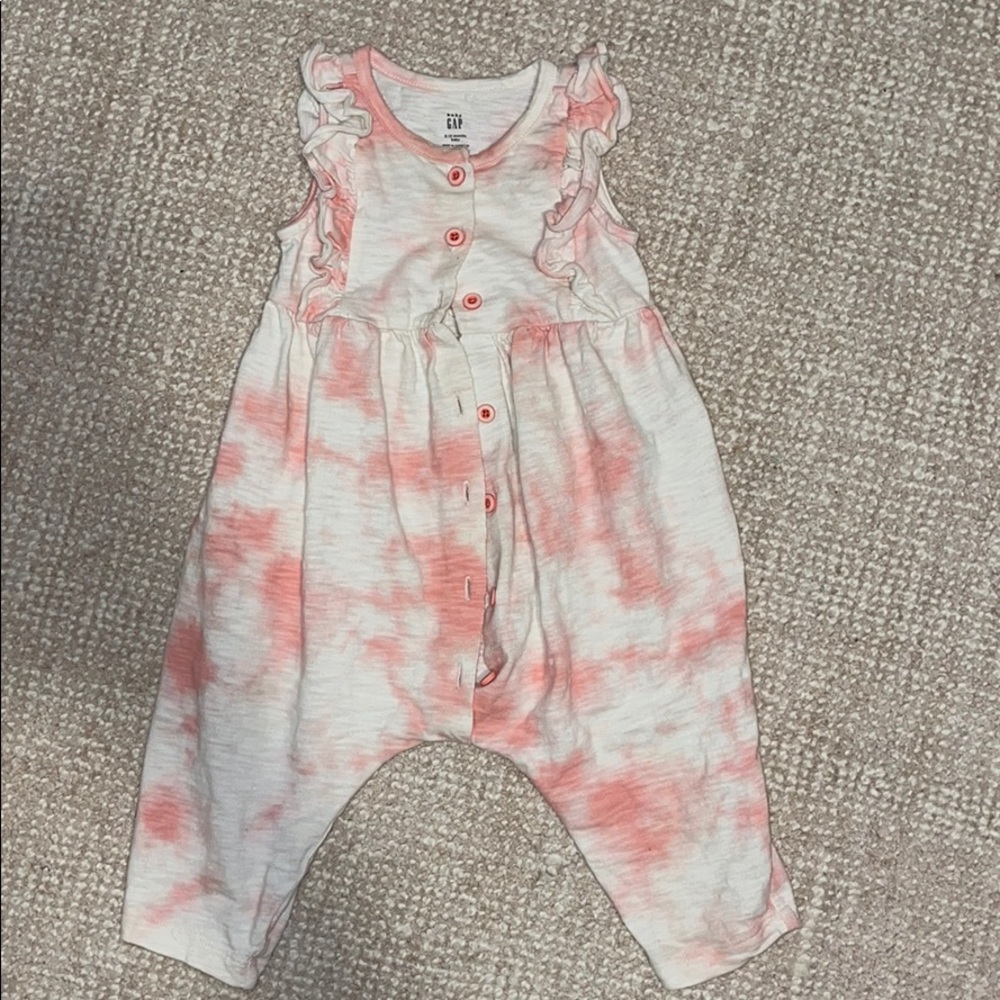 Tie - Dye Baby girl 6-12 romper Super cute